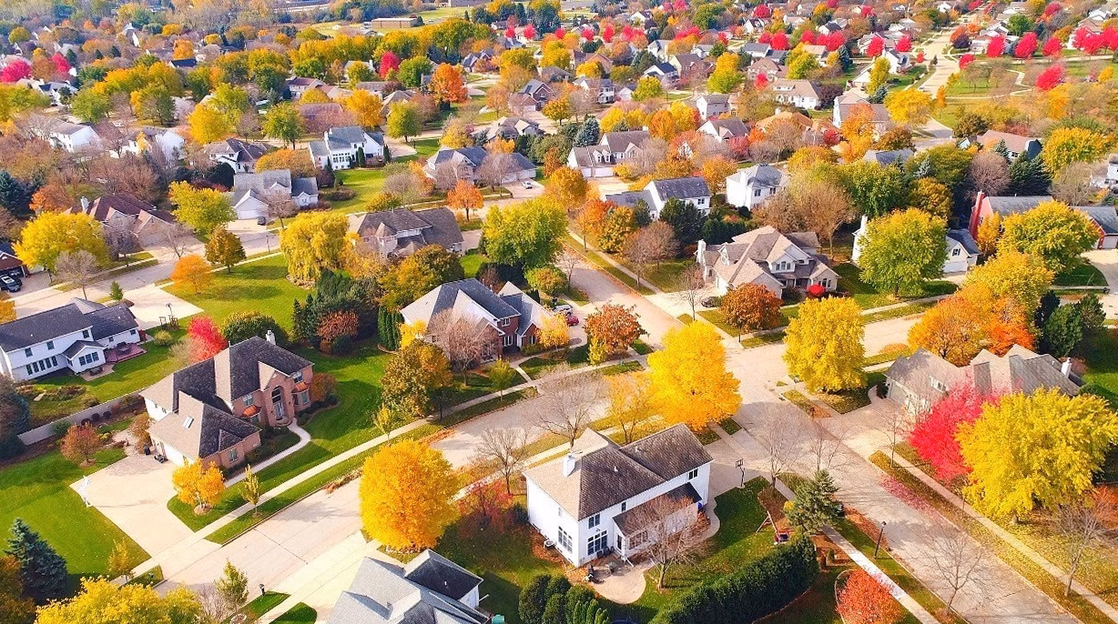 Immobilier et risques naturels : comment ces aléas influencent-ils la valeur des logements ?